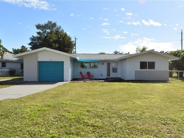 1742 Bikini CT, CAPE CORAL, FL 33904