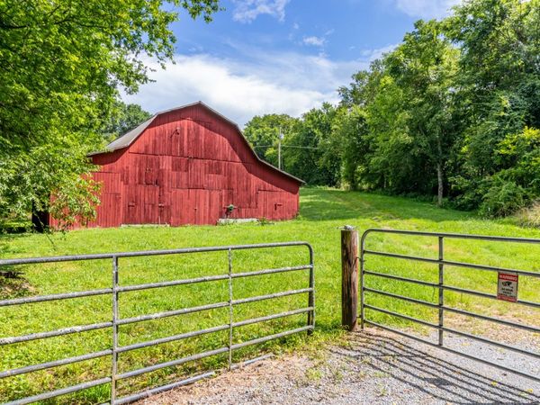 911 Petersburg Chestnt Rdg Rd, Petersburg, TN 37144