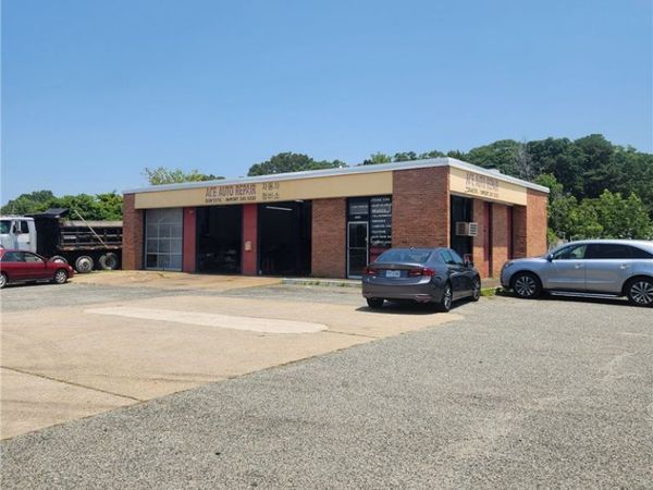 5858 Jefferson Avenue, Newport News, VA 23605