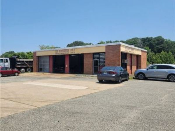 5858 Jefferson Avenue, Newport News, VA 23605