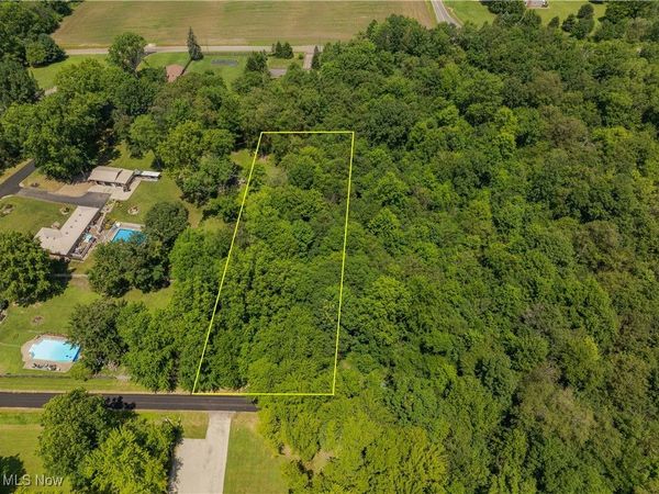 Meadow Street NE, Alliance, OH 44601