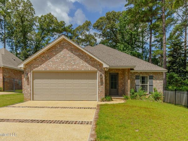46 Canal Drive, Hattiesburg, MS 39402