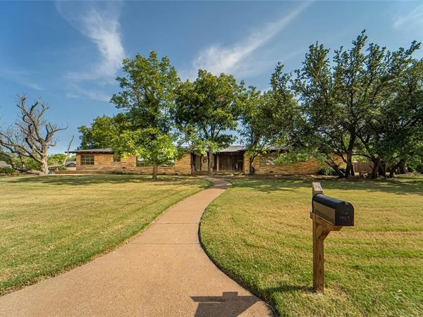 1501 W Elliott Street, Breckenridge, TX 76424