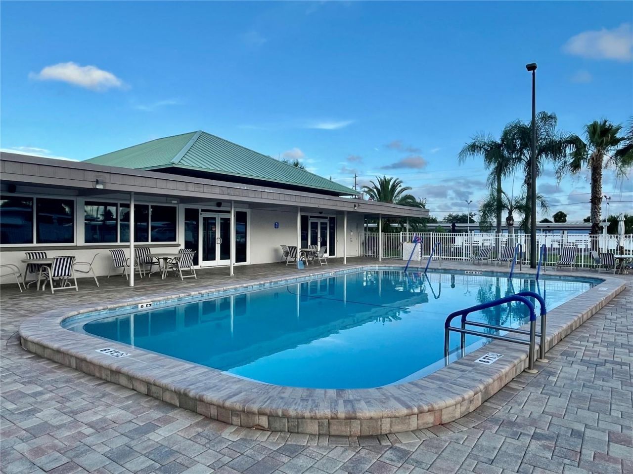 209 Seagull Drive, Tarpon Springs, FL 34689 Photo