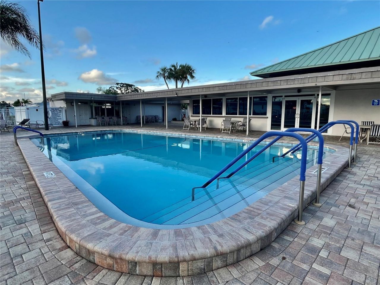 209 Seagull Drive, Tarpon Springs, FL 34689 Photo