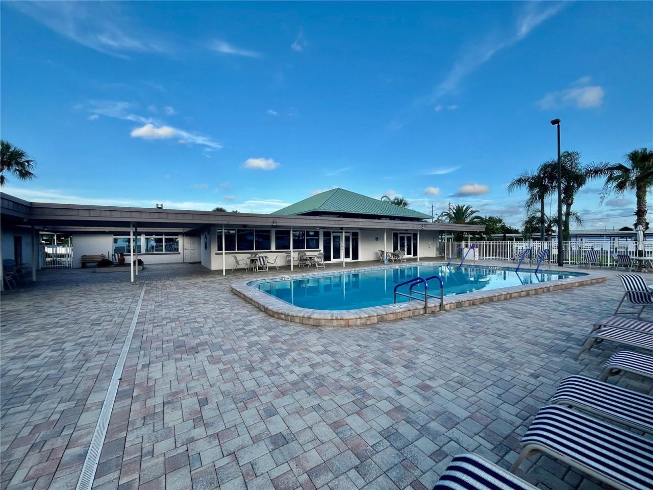 209 Seagull Drive, Tarpon Springs, FL 34689 Photo