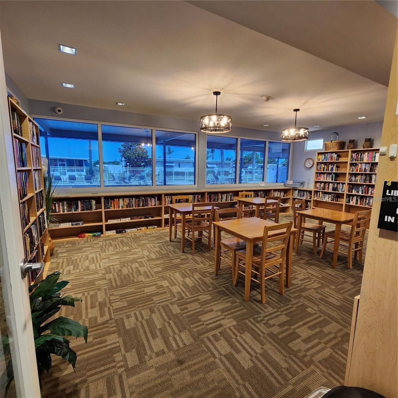 209 Seagull Drive, Tarpon Springs, FL 34689 Photo