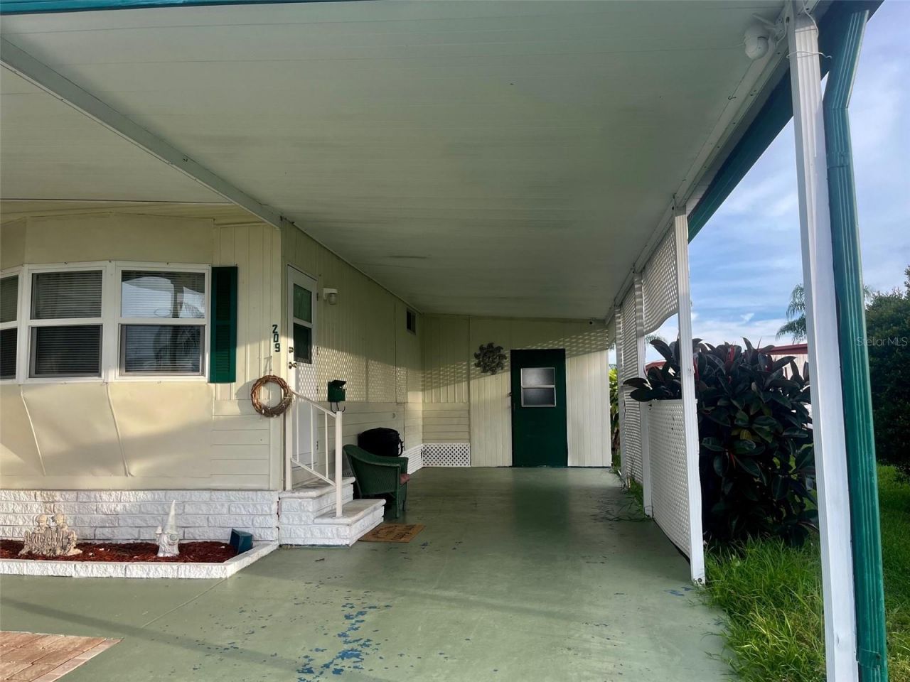 209 Seagull Drive, Tarpon Springs, FL 34689 Photo