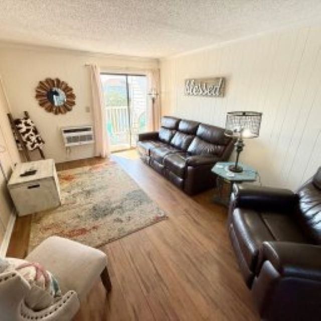 1919 Spring St. Photo 8