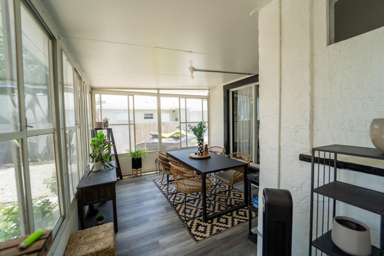 933 38th Street, West Palm Beach, FL 33407 Photo