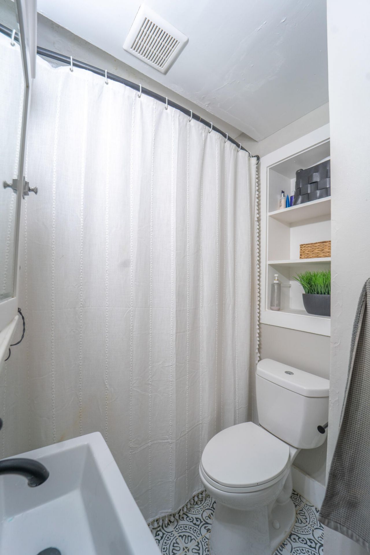 933 38th Street, West Palm Beach, FL 33407 Photo