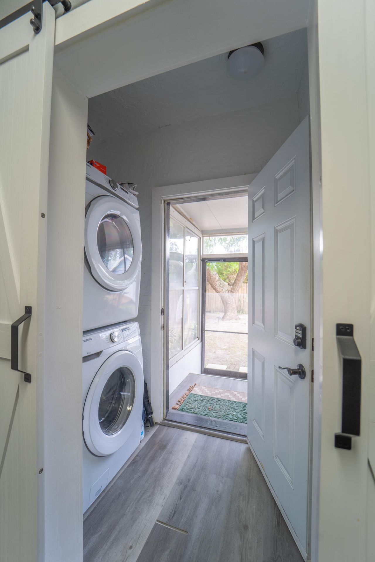 933 38th Street, West Palm Beach, FL 33407 Photo