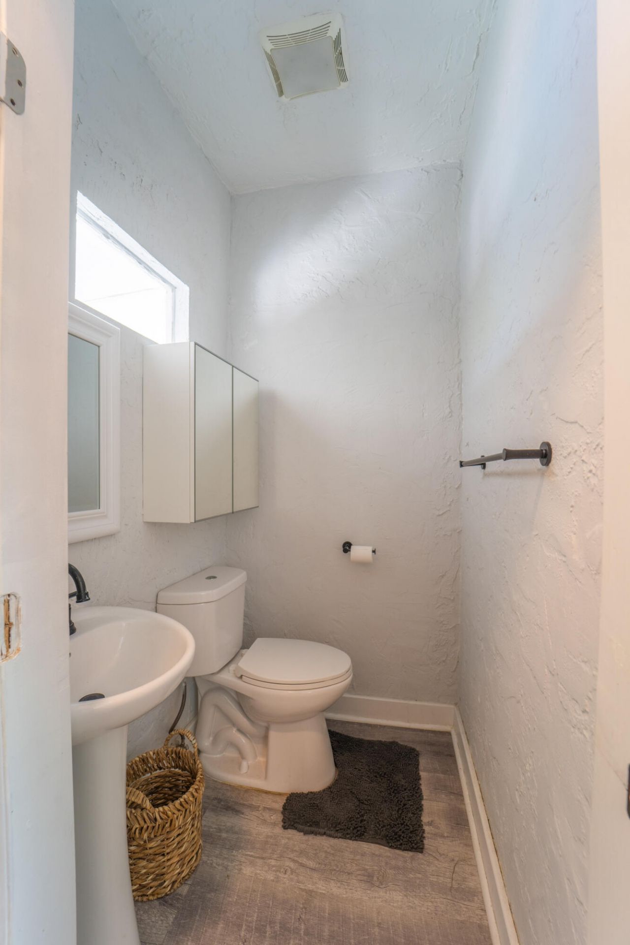 933 38th Street, West Palm Beach, FL 33407 Photo