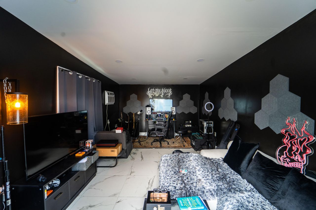 933 38th Street, West Palm Beach, FL 33407 Photo