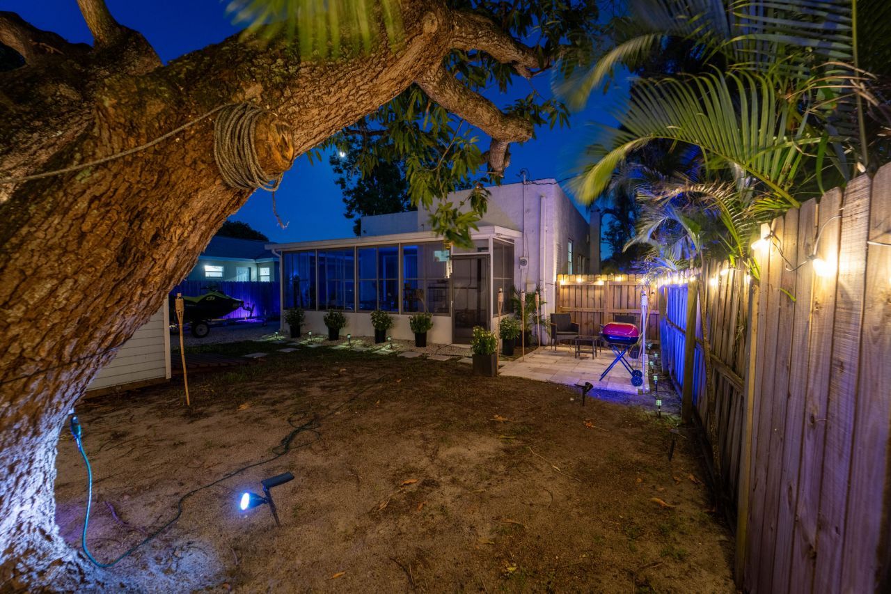 933 38th Street, West Palm Beach, FL 33407 Photo