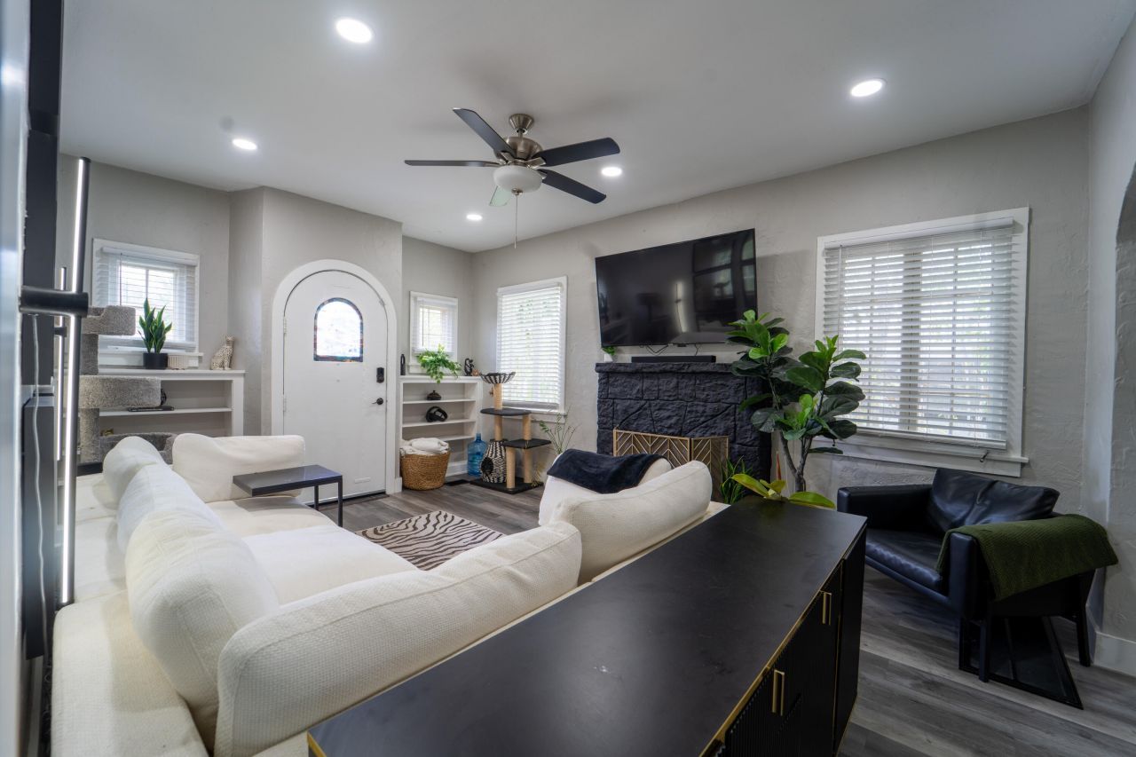 933 38th Street, West Palm Beach, FL 33407 Photo