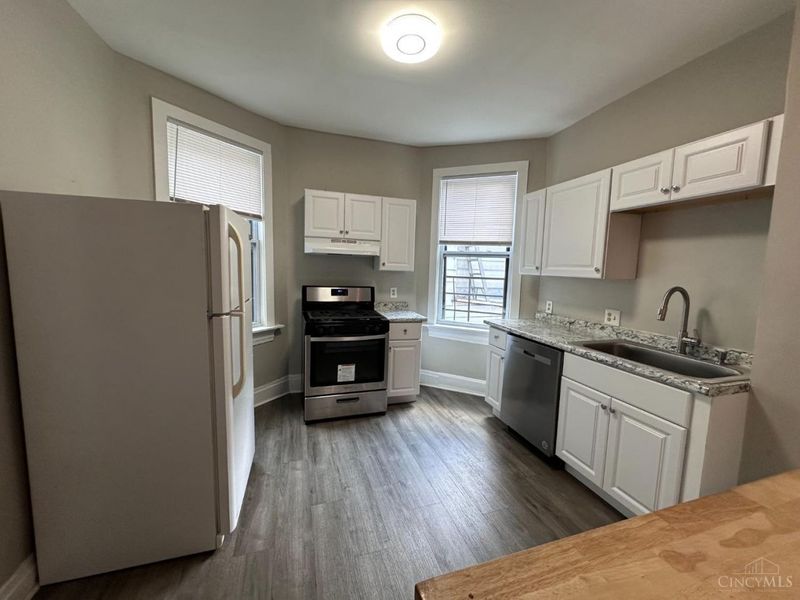 623 Riddle Road, Cincinnati, OH 45220 Photo 2