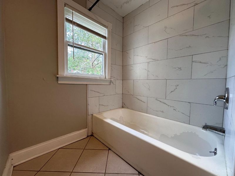 623 Riddle Road, Cincinnati, OH 45220 Photo 9