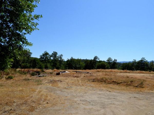 785 Harris Road, Grants Pass, OR 97526