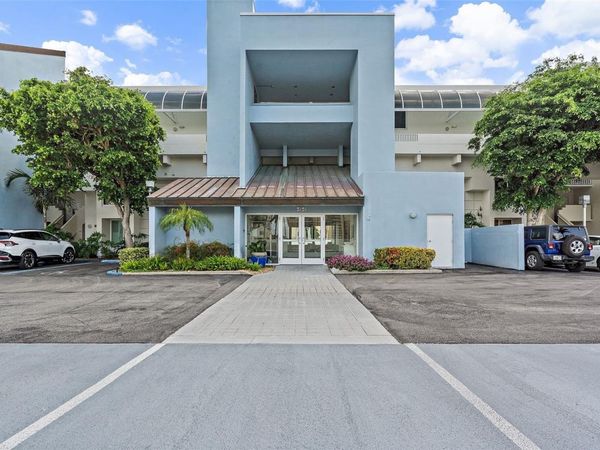 5151 ISLA KEY BOULEVARD S, Unit 220, ST PETERSBURG, FL 33715