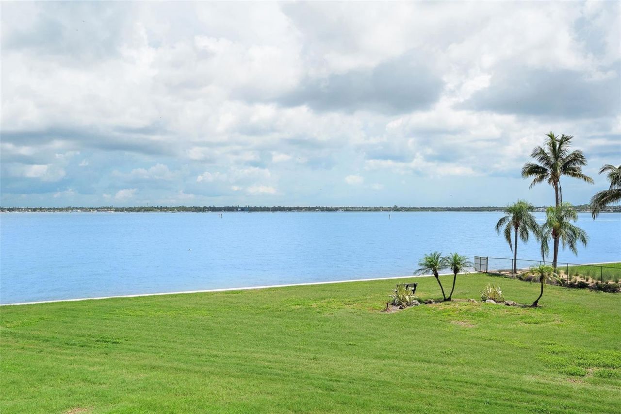 5151 Isla Key Boulevard S, Unit 220, Saint Petersburg, FL 33715 Photo