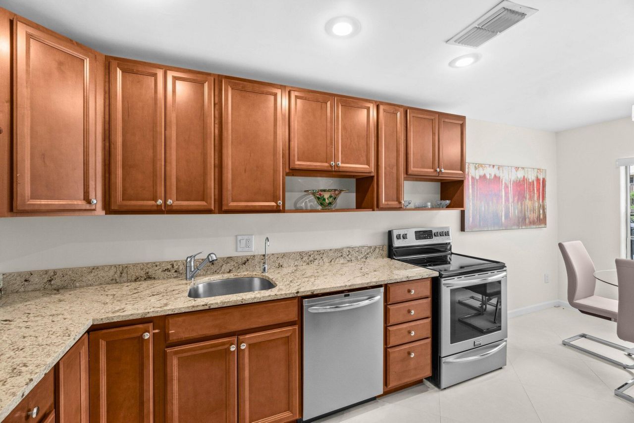 31 Stratford Lane, Unit C, Boynton Beach, FL 33436 Photo