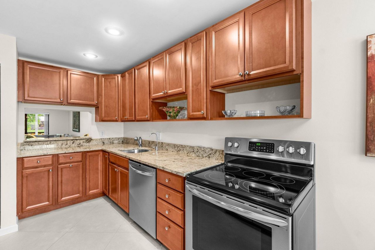 31 Stratford Lane, Unit C, Boynton Beach, FL 33436 Photo