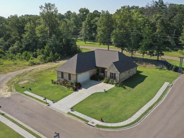 600 Ponderosa Drive, Flowood, MS 39232