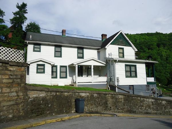 20 Hobart Street, WELCH, WV 24801