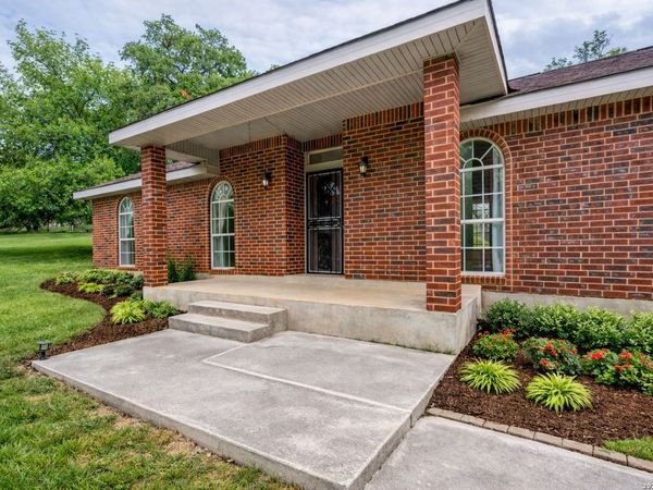 1026 Eagle Creek Dr, Floresville, TX 78114