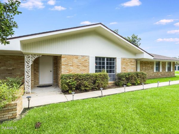 6031 Main Highway, St. Martinville, LA 70582