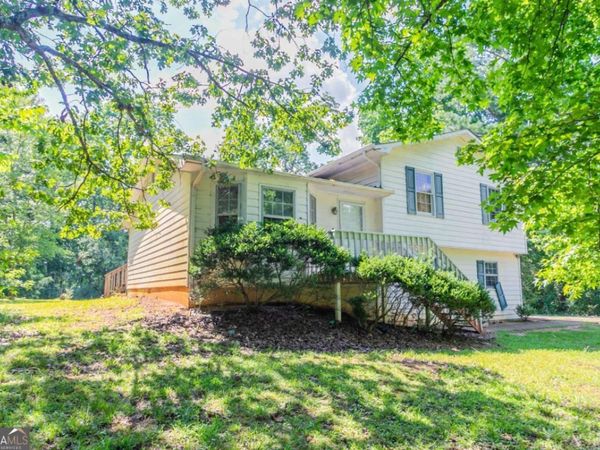 140 Beverly Park Court, Newnan, GA 30263