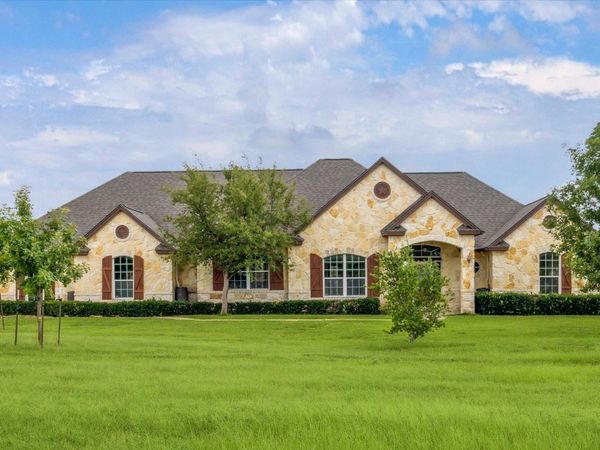 144 Escondido DR, Del Valle, TX 78617