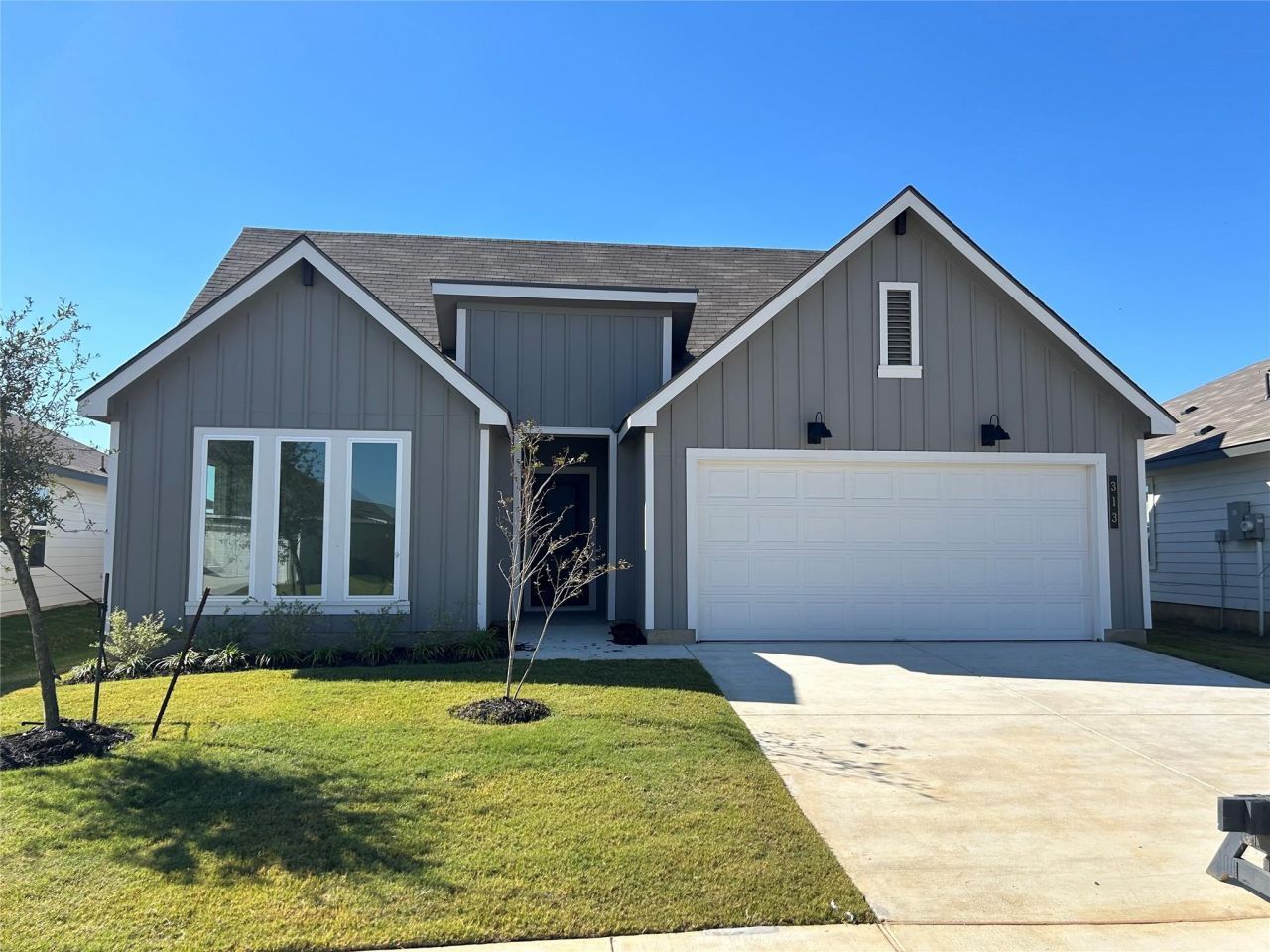 313 Doss Dr, Rockdale, TX 76567 Main Photo