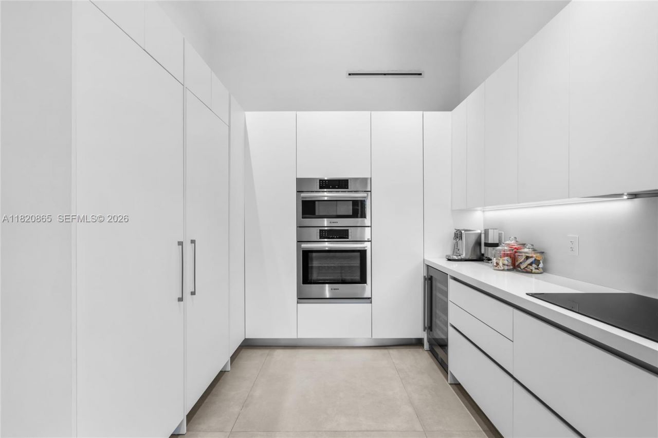 9033 Emerson Ave, Surfside, FL 33154 Photo