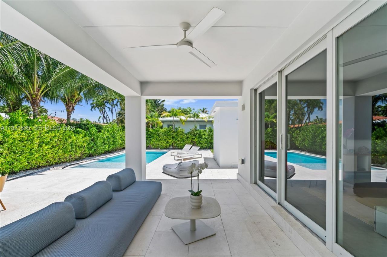 9033 Emerson Ave, Surfside, FL 33154 Photo