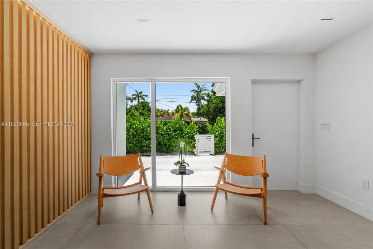 9033 Emerson Ave, Surfside, FL 33154 Photo