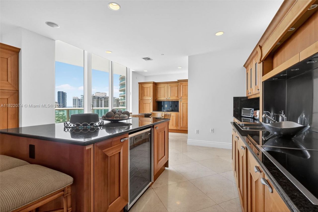 20155 NE 38th Ct, Unit 2201, Aventura, FL 33180 Photo