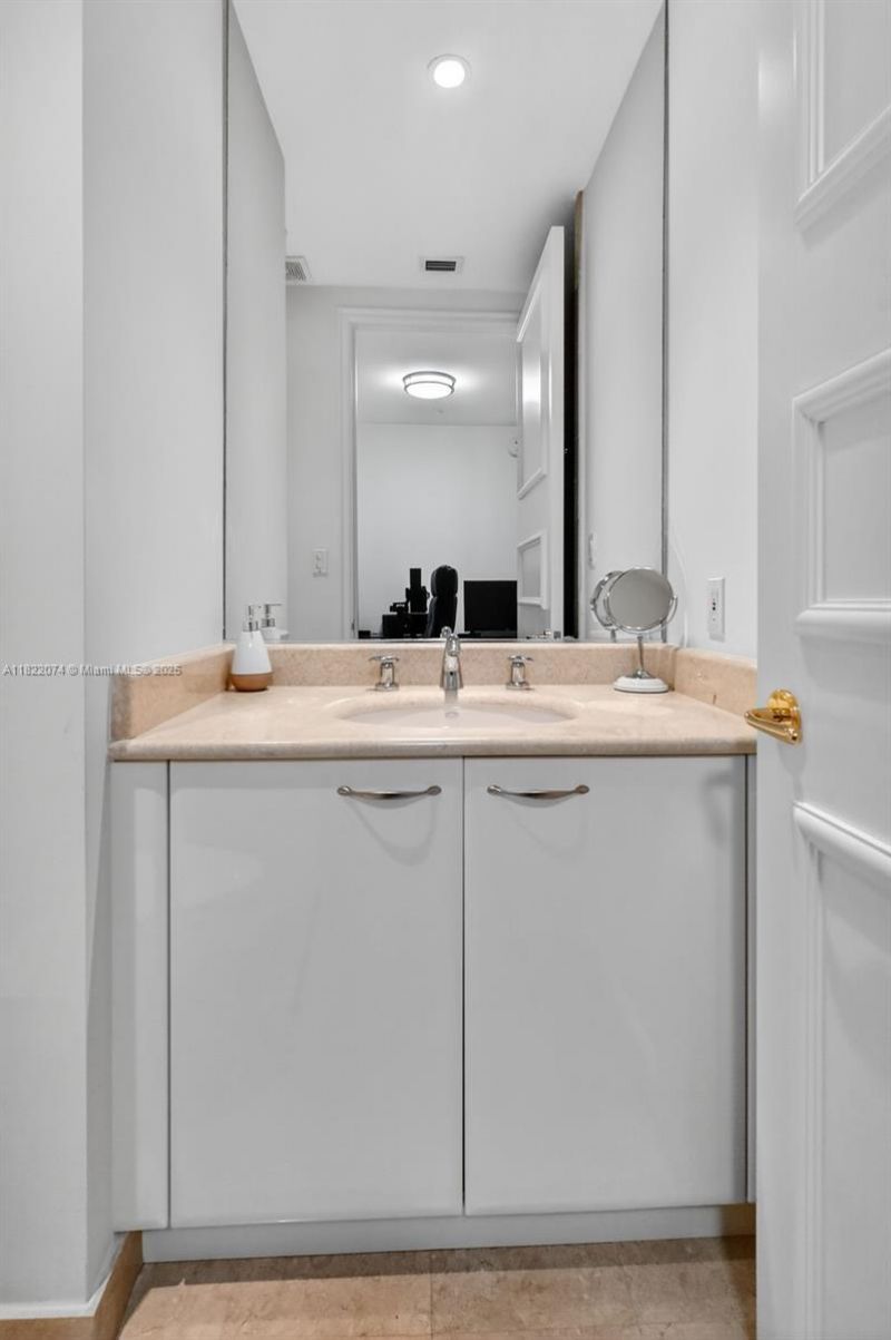 20155 NE 38th Ct, Unit 2201, Aventura, FL 33180 Photo