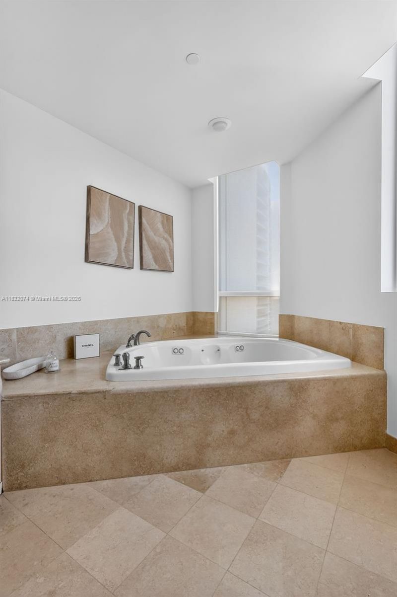 20155 NE 38th Ct, Unit 2201, Aventura, FL 33180 Photo