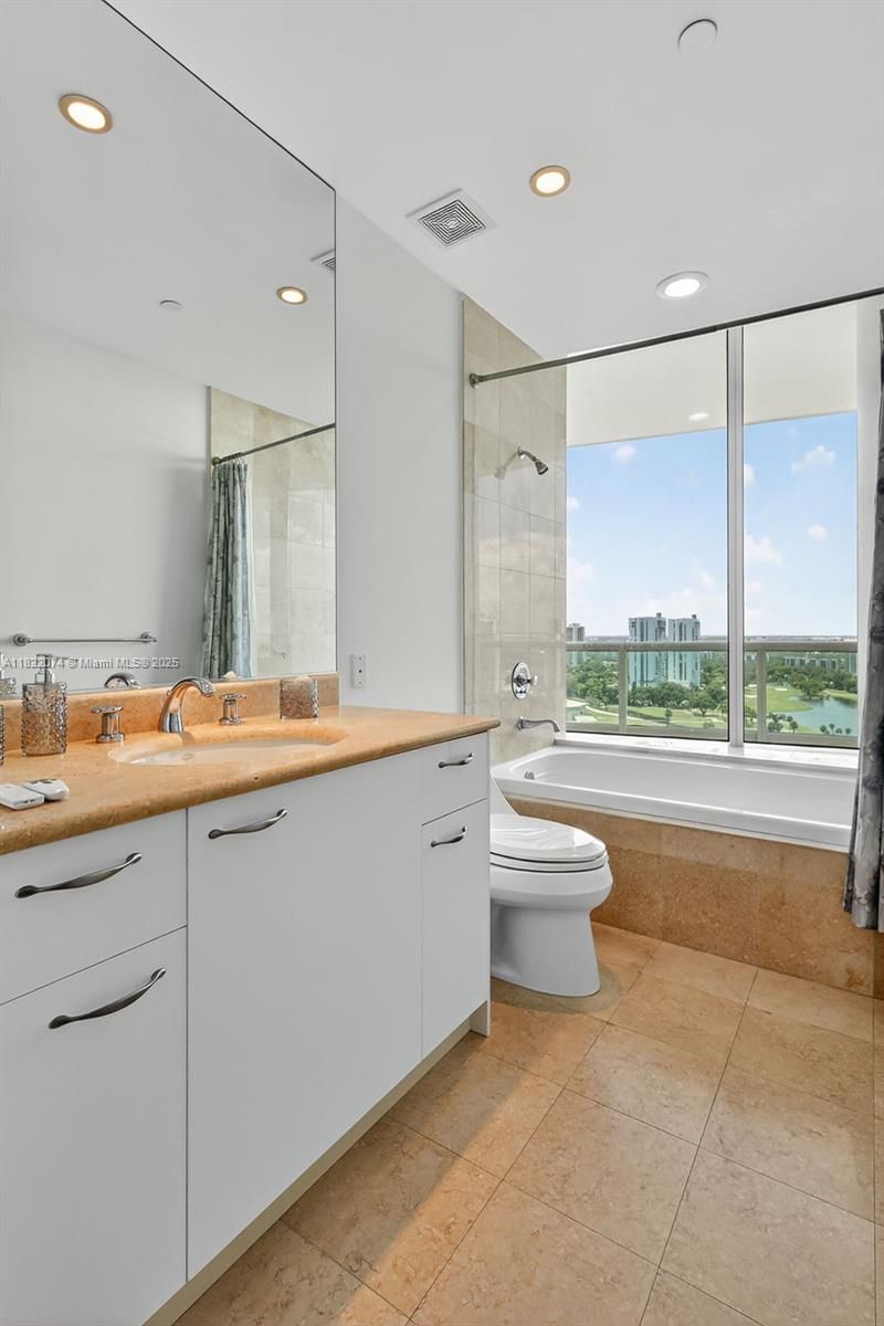 20155 NE 38th Ct, Unit 2201, Aventura, FL 33180 Photo
