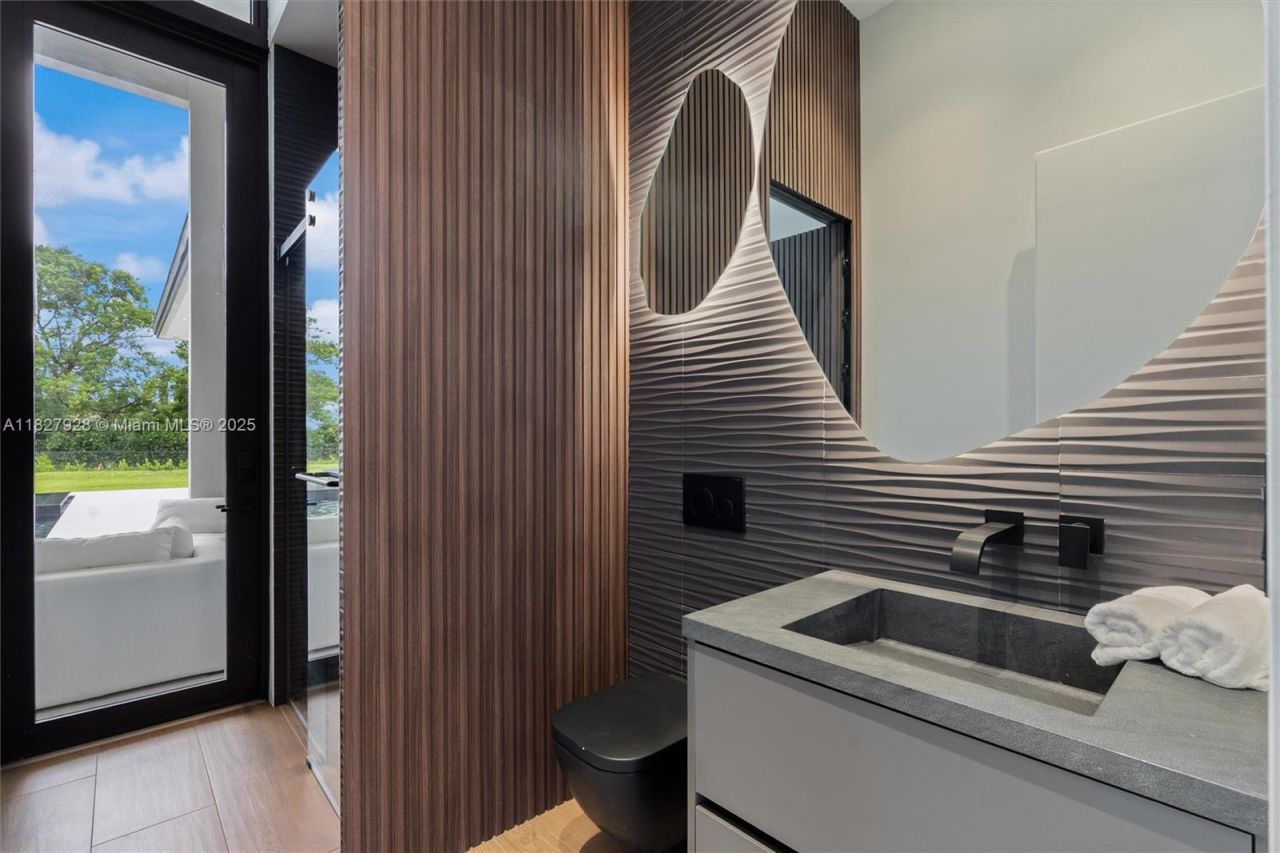 1520 SW 149th Ter, Davie, FL 33326 Photo