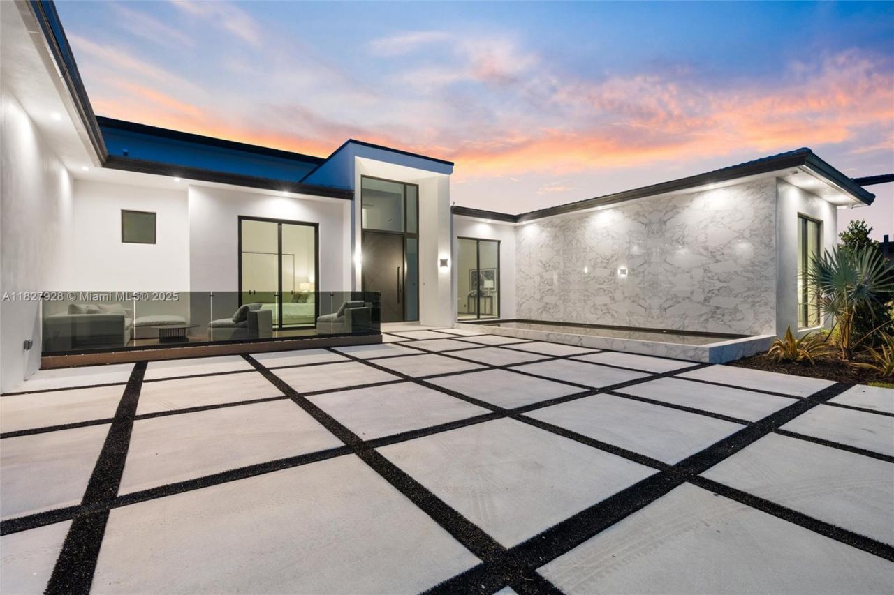 1520 SW 149th Ter, Davie, FL 33326 Photo