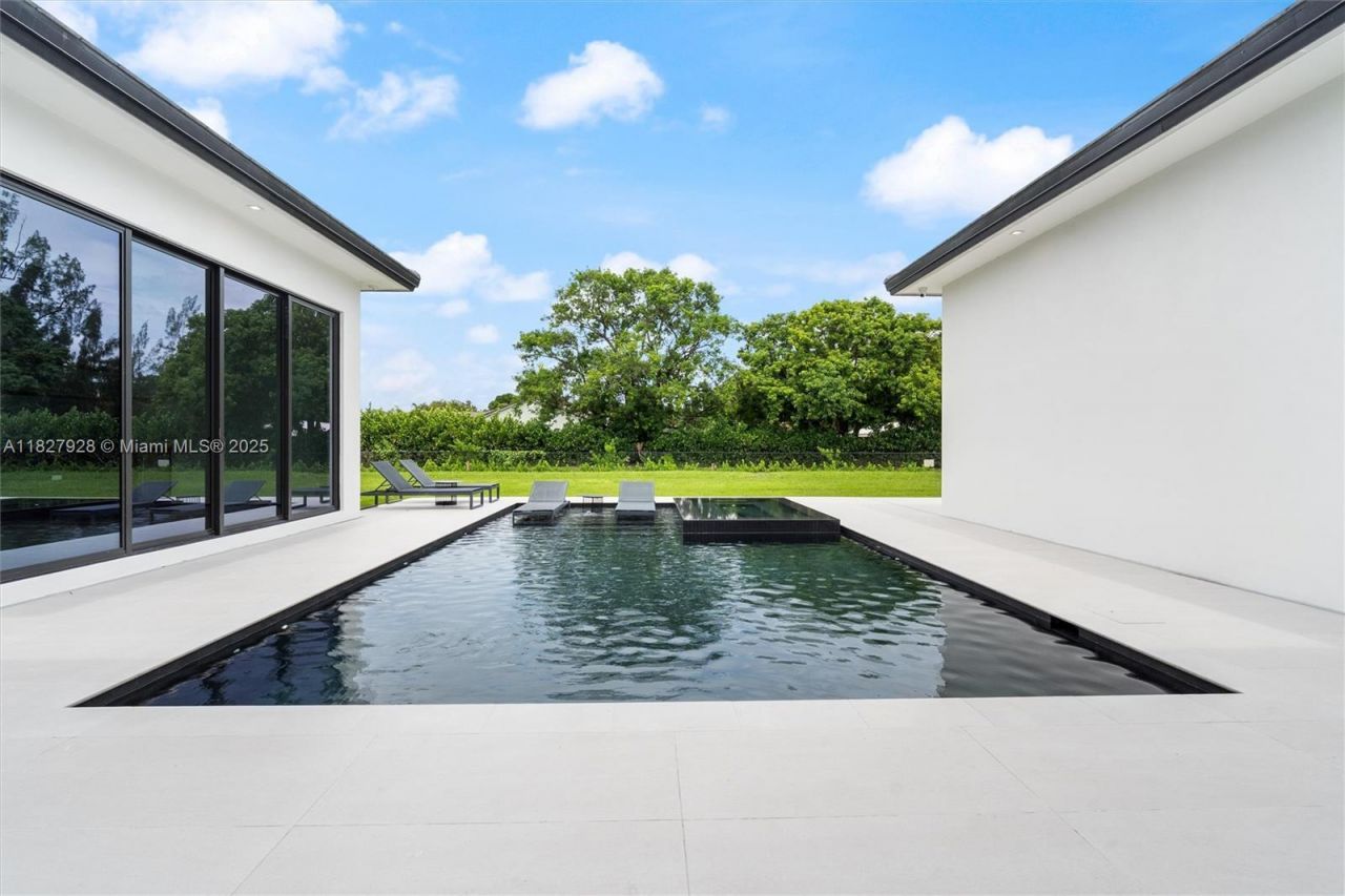 1520 SW 149th Ter, Davie, FL 33326 Photo