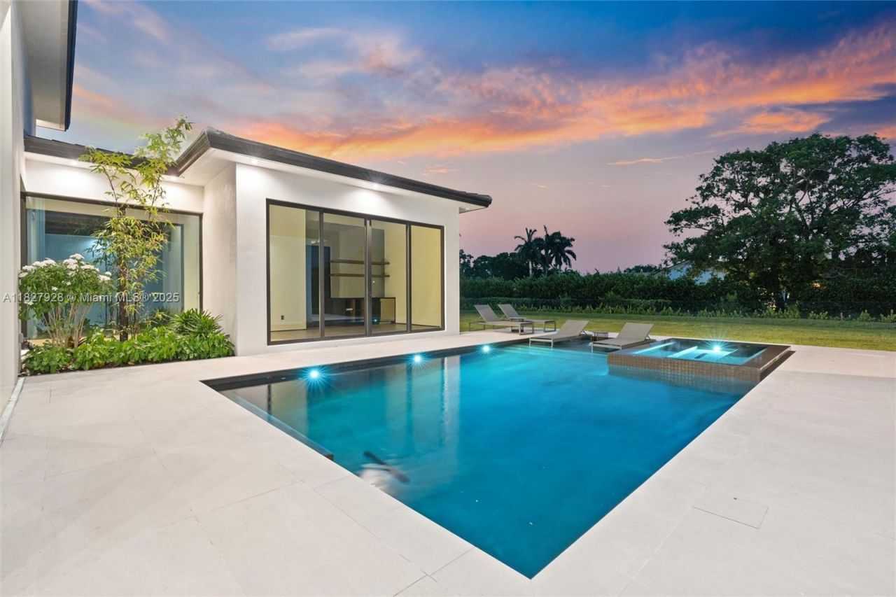 1520 SW 149th Ter, Davie, FL 33326 Photo