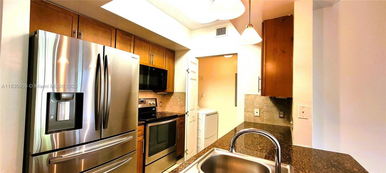 2000 N Bayshore Dr, Unit 509, Miami, FL 33137 Photo