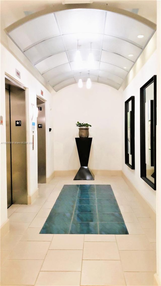 2000 N Bayshore Dr, Unit 509, Miami, FL 33137 Photo