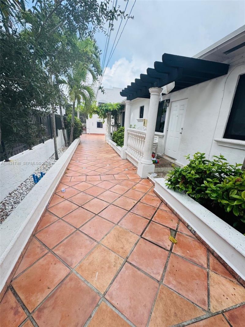 1236 SW 4th St, Miami, FL 33135 Photo