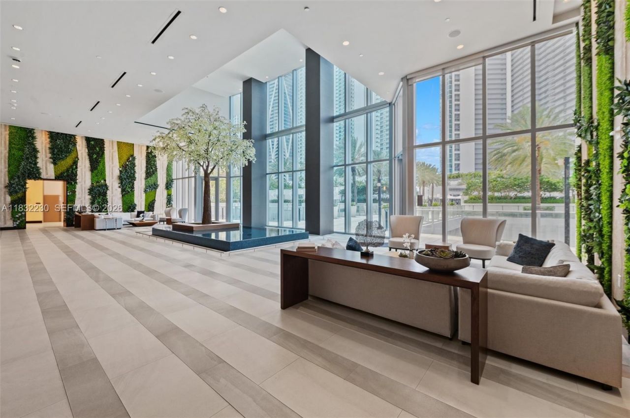 851 NE 1st Ave, Unit 2809, Miami, FL 33132 Photo