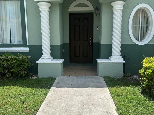 2834 SE 16th Ave, Unit 111, Homestead, FL 33035